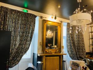 Hotels LE BELVEDERE DE BELVES : photos des chambres