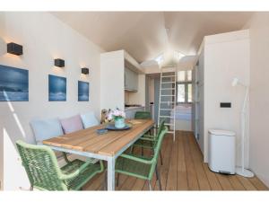 Cottage on the beach of Dishoek