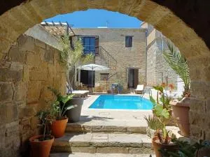 Vrakas House - Тохни