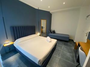 Triple Room with Balcony room in Hotel Garden