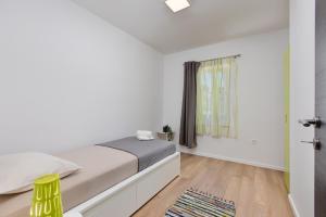 3 Bedroom Apartment Ivana with private parking Punat