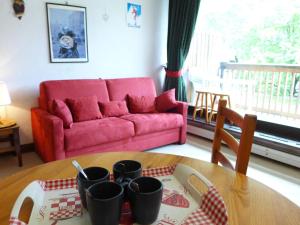 Apartment Les Pècles by Interhome