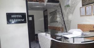 Hotel Sea View - Near Taj Hotel