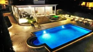 Sunset Villa by Laranjal Rentals - Olhos de Água
