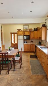 Yellow Heights Country House