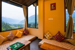 Zostel Manali, Vashisht