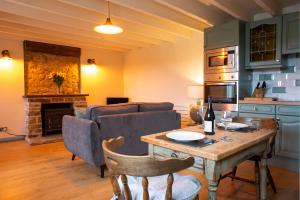 Brosterfield Cottage