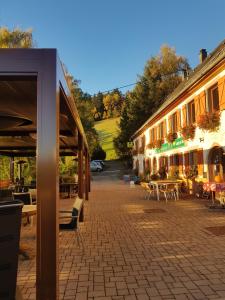 Hotels Le Bouton d'Or : photos des chambres