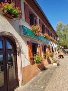 Hotels Le Bouton d'Or : photos des chambres