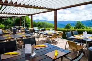 Hotels Le Bouton d'Or : photos des chambres