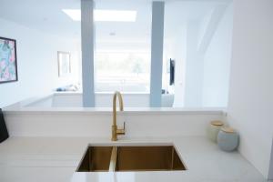 Sunset View, 2 bedrooms in the heart of Holt with parking