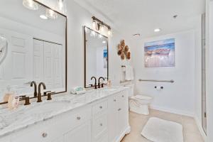 Bristol 610 - Spacious Corner Unit w Large Balcony & Gorgeous Beach View!