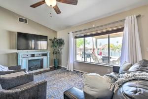 Mod Casa Grande Home with Patio on the Water!