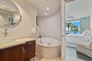 Bella Luna 202 - Luxurious Bayfront 3bd3ba