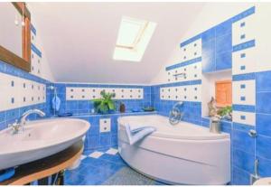 HVAR HEART HERITAGE STONE HOUSE 2 floors, up to 6 persons