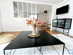 LOrangerie Royale - À côté du Château de Versailles et proche gares PARIS