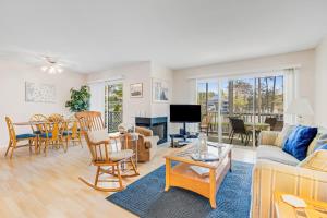 Sea Colony - 20002 Twin Lakes Ct