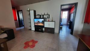 Spacious, modern condo in new villa - sleeps 6
