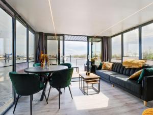 Beautiful houseboat in Marina of Volendam