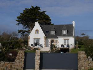 Holiday Home in Brittany with Sea Views