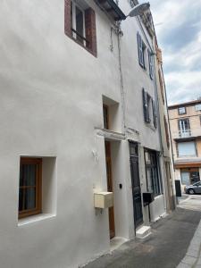 Joli studio calme et lumineux