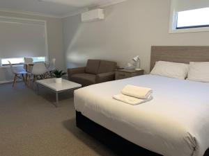 머지 Mudgee Vineyard Motor Inn 호텔 스위트룸