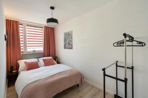 Staymoovers - Ladne mieszkanie w poblizu Energylandii - Parking