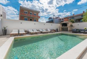 Apartment Pavla with pool