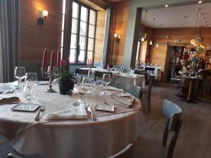 Hotels Logis- Hotel & Restaurant Le Montligeon : photos des chambres