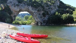 Villas Charmante maison avec terrasse aux portes de l'Ardeche : photos des chambres