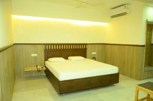 HOTEL RATHNA RESIDENCY