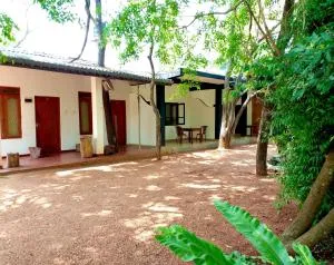 Nugasewana Guest - Ponnarankulama