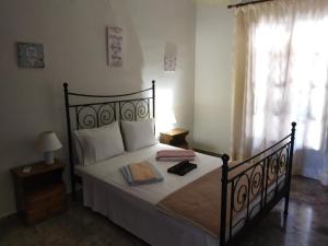 Sunny Almond Studios