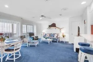 Latitude 29 #10 - Sunnyside