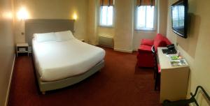 Hotels Hotel de la Couronne : Chambre Lit Queen-Size 