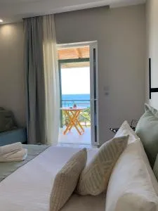 Sea & Sky by Marisa - Tragána