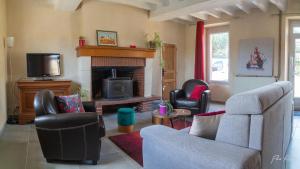 Gîte La Pironnière - Piscine, Nature, au bord de la Rivière