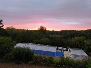 Gîte La Pironnière - Piscine, Nature, au bord de la Rivière