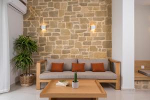 Esplanade Apartments - Heated Pool