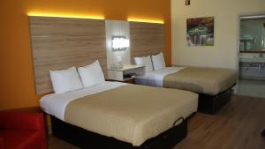 Double Room - Disability Access room in Home Town Inn & Suites