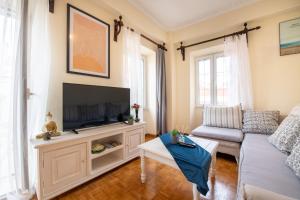 Mitropoleos Suite