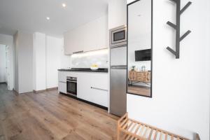 Freshly renovated, modern penthouse Pueblo Evita!