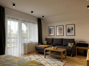 Domek Kamień nad jeziorem z jacuzzi