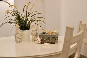 VHOME Exclusive Living Room