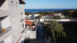 One-Bedroom Apartment with Sea View