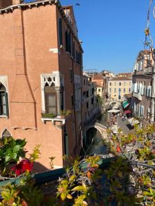 Corte Rota, Castello 4960, Venice 30121, Italy.