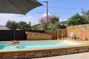 Maisons de vacances gite LAPAZ/jacuzzi prive/piscine : photos des chambres