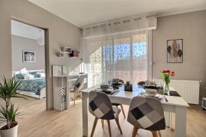 Appartements EPIPAPU Appartement 57 M2 - Parking prive - Loggia - : photos des chambres