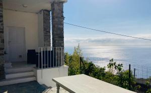 Maisons de vacances Maison Mediterraneo - Rez de villa, vue imprenable sur la mer : photos des chambres