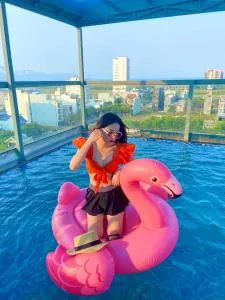 The Shine Hotel & Apartment - Tân Lưu